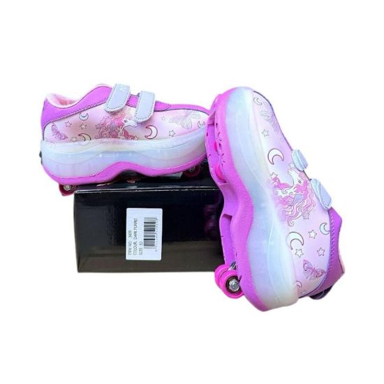 صورة سكيت شوز بناتي يجمع الخيال والمرح